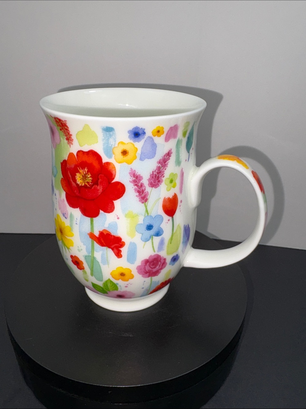 Dunoon Suffolk Shape Mug Red Floral Burst Design